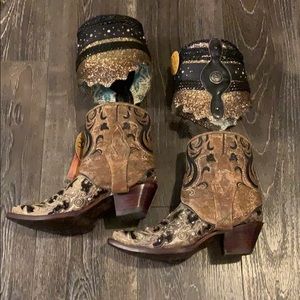 NWT Corral boots with removable decorative sleeves